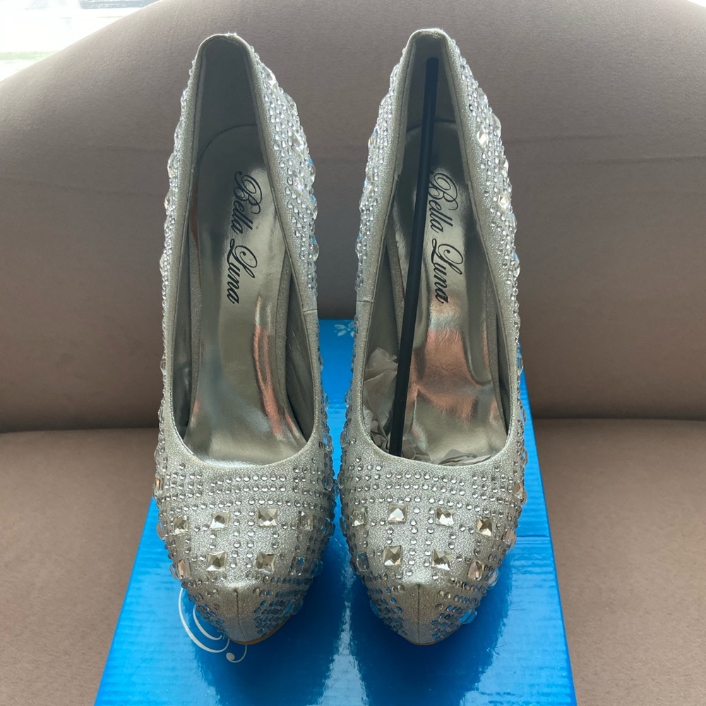 New in the box Bella Luna Heels